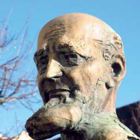 Bronze bust of Tisnikar