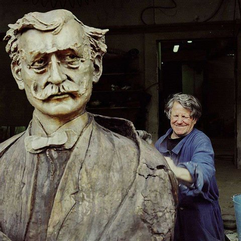 bronze sculpture of azbe