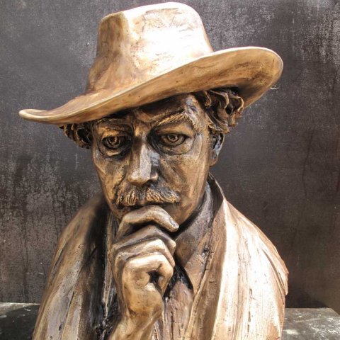 Bronze statue of Gaspari