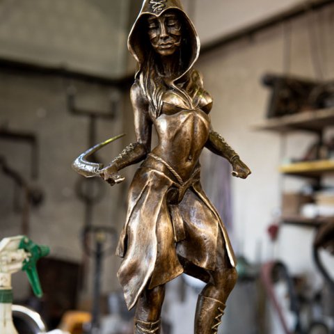 Bronasta figura