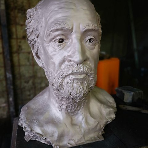 bronast portret