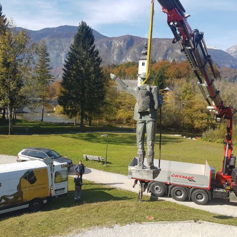 spomeniki zapuščajo Bohinj