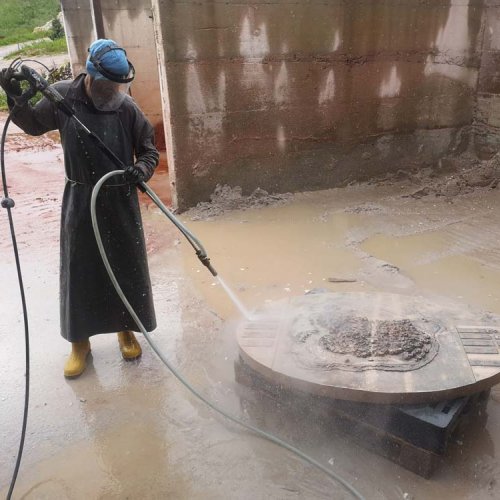 peskanje bronaste makete