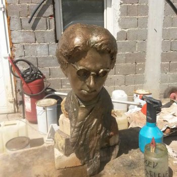 Bronze bust of Kosovel
